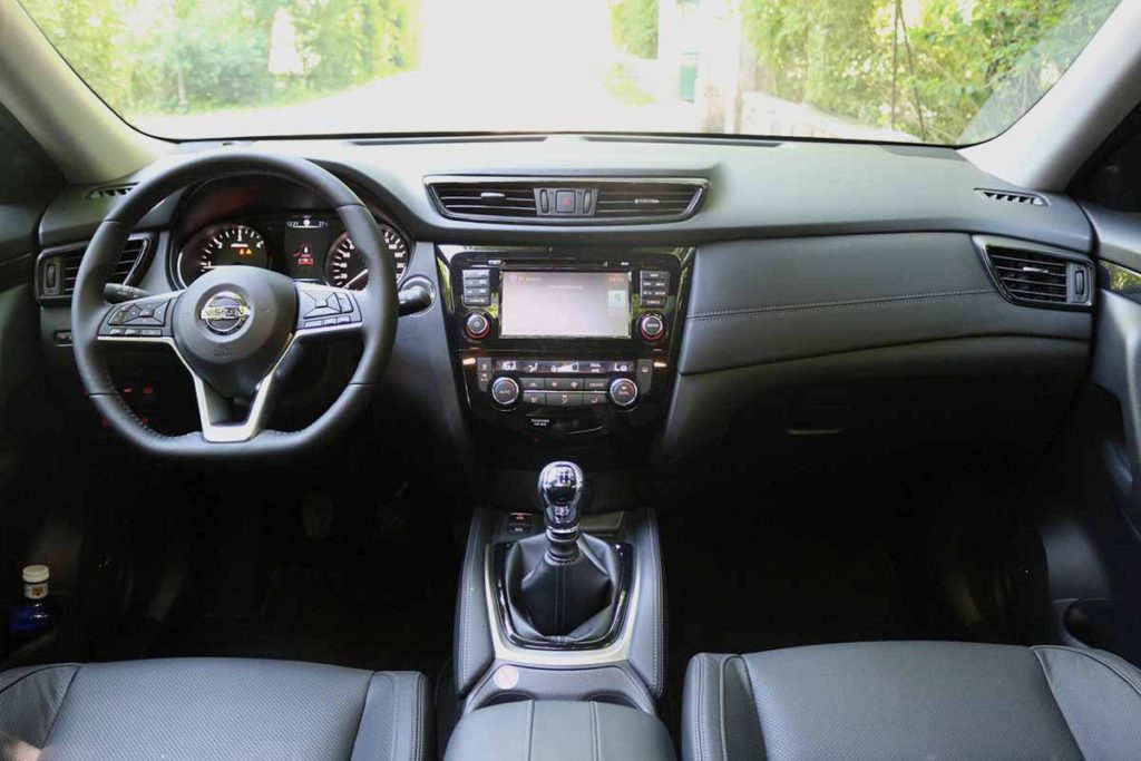 nissan-x-trail-interieur